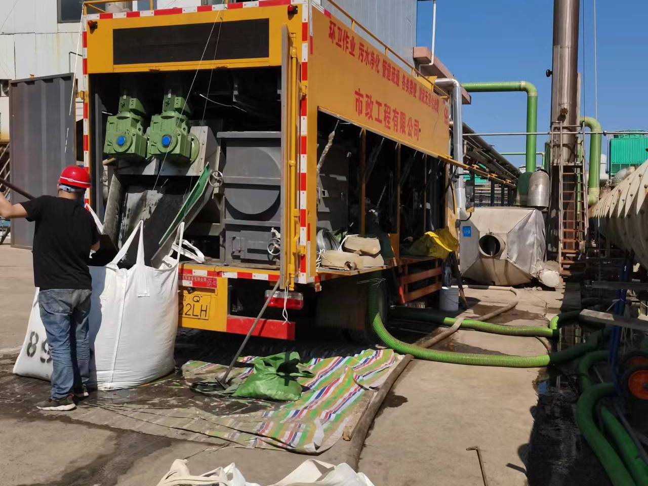 阿勒泰淤泥压干处理